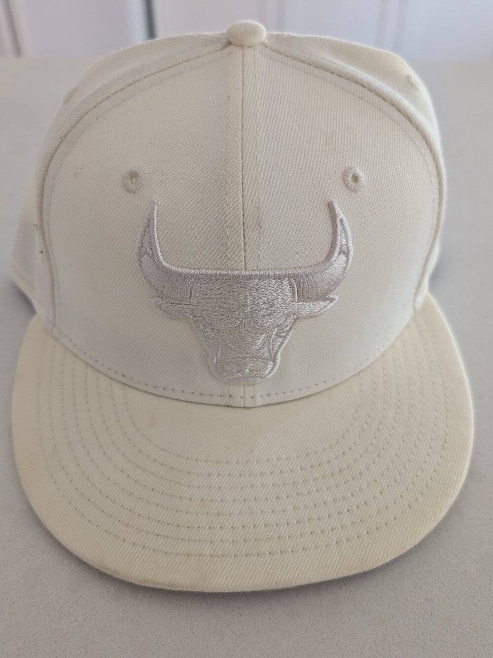 Chicago Bulls White on White Flat Bill New Era 59Fifty Cap - Size 7 3/8